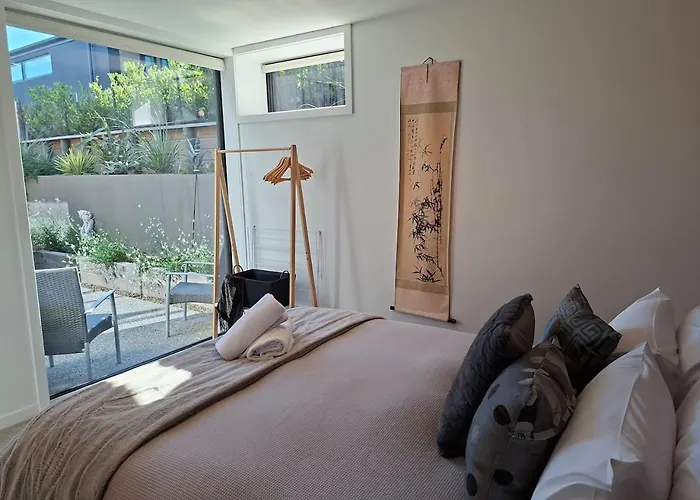 Apartment Modern Escape With Mezzanine Loft