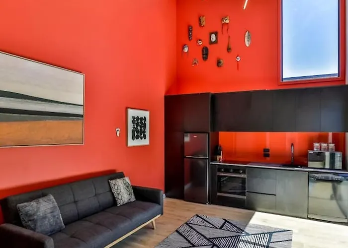 Apartment Modern Escape With Mezzanine Loft