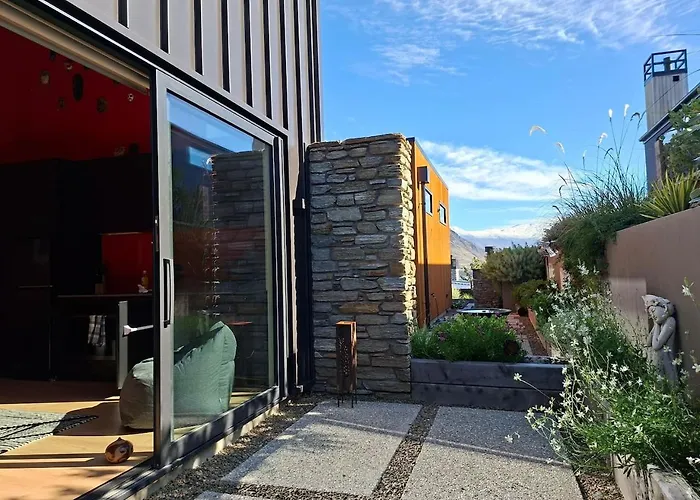 Modern Escape With Mezzanine Loft * Wanaka